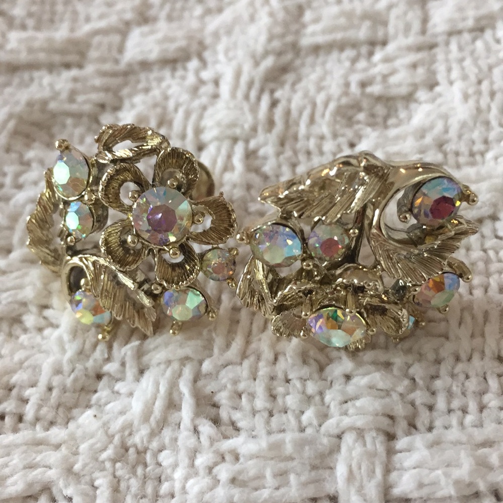 Two gold earrings
